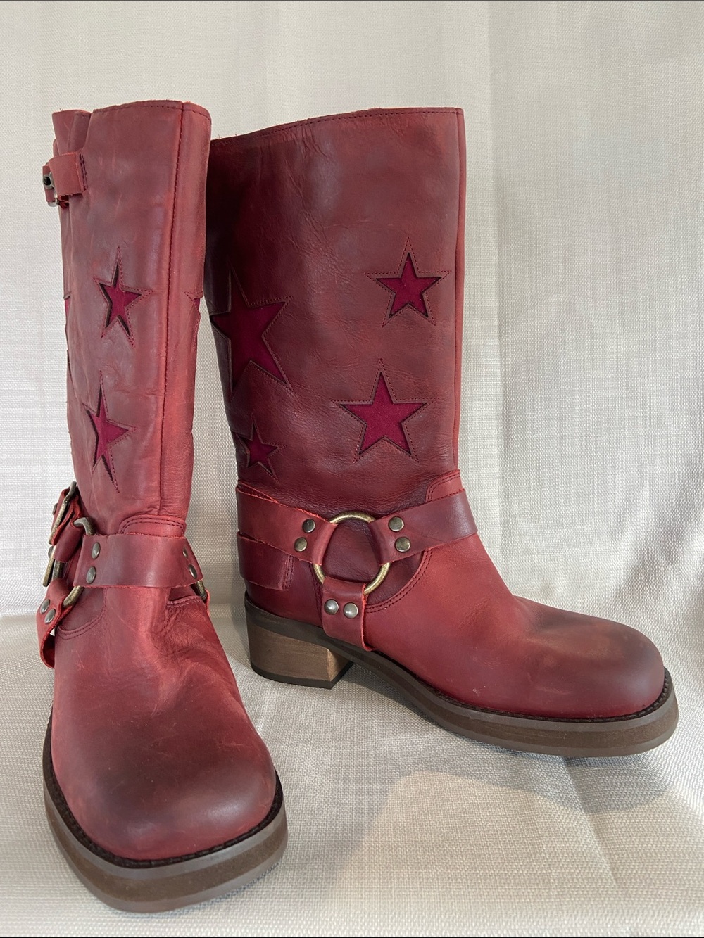 dingo Red Leather Mid-Calf Star-Accent Heeled Boots Size 8,5 New.